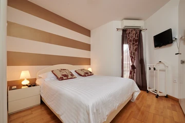 Sea-View Apartment in Trogir for 4 Guests