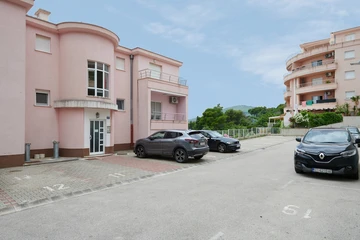 Sea-View Apartment in Trogir for 4 Guests