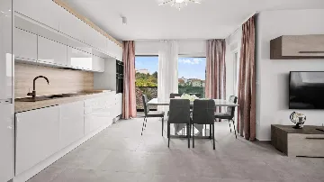 Okrug Gornji 2-Bedroom Apartment with Terrace