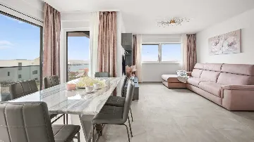 Okrug Gornji 2-Bedroom Apartment with Terrace