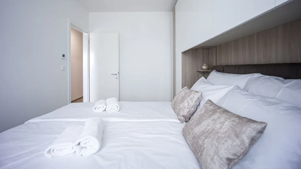 Okrug Gornji 2-Bedroom Apartment with Terrace