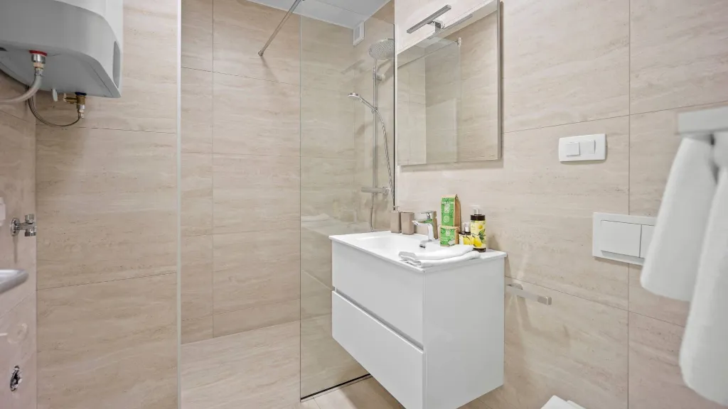 Okrug Gornji 2-Bedroom Apartment with Terrace