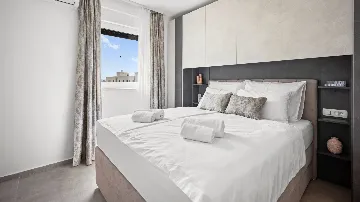 Okrug Gornji 2-Bedroom Apartment with Terrace