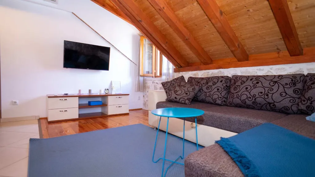Stone Guest House in Trogir for Up to 12