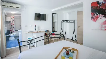 Guest House Double Room in Trogir with Patio