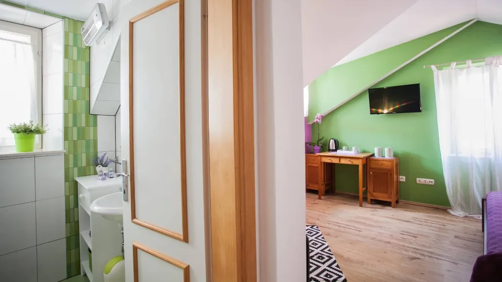 Guest house room for 2 in Trogir Old Town