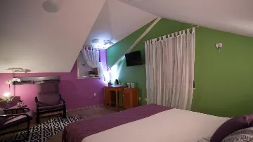 Guest house room for 2 in Trogir Old Town