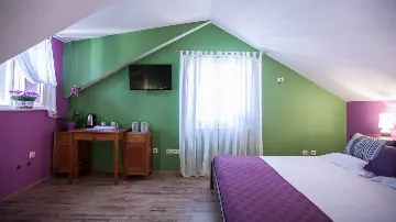 Guest house room for 2 in Trogir Old Town