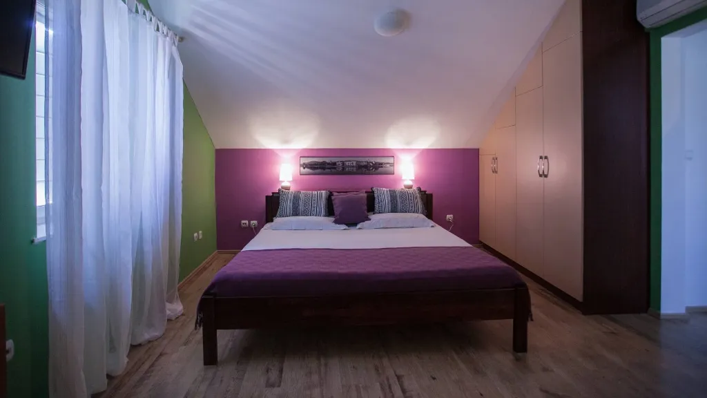 Guest house room for 2 in Trogir Old Town