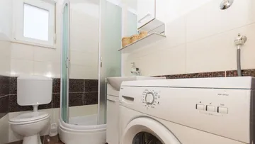 Okrug Gornji Sea View Apartment for 4 Guests