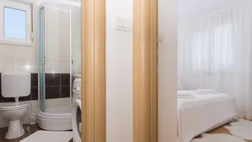 Okrug Gornji Sea View Apartment for 4 Guests