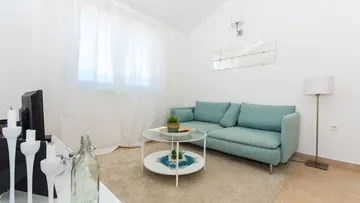 Okrug Gornji Sea View Apartment for 4 Guests