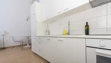 Okrug Gornji Sea View Apartment for 4 Guests