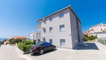 Okrug Gornji Sea View Apartment for 4 Guests