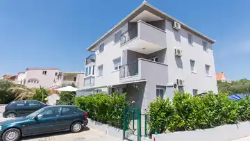 Okrug Gornji Sea View Apartment for 4 Guests