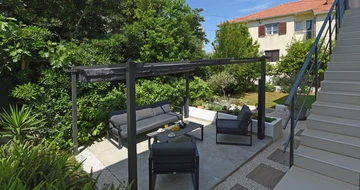 Holiday House in Supetar for Up to 8 Guests