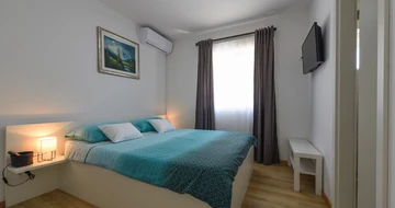 Holiday House in Supetar for Up to 8 Guests