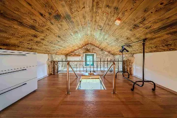 Vacation Home for 7 Guests with Pool & Jacuzzi in Supetar