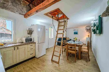 Vacation Home for 7 Guests with Pool & Jacuzzi in Supetar