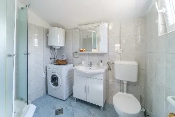 Vacation Home for 7 Guests with Pool & Jacuzzi in Supetar