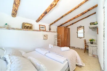 Vacation Home for 7 Guests with Pool & Jacuzzi in Supetar