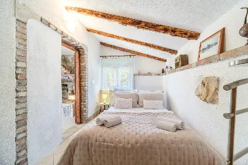 Vacation Home for 7 Guests with Pool & Jacuzzi in Supetar