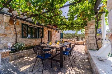 Vacation Home for 7 Guests with Pool & Jacuzzi in Supetar