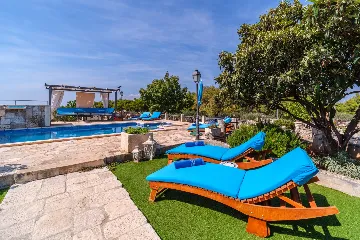 Vacation Home for 7 Guests with Pool & Jacuzzi in Supetar