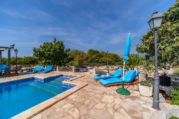 Vacation Home for 7 Guests with Pool & Jacuzzi in Supetar