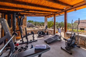 Vacation Home for 7 Guests with Pool & Jacuzzi in Supetar