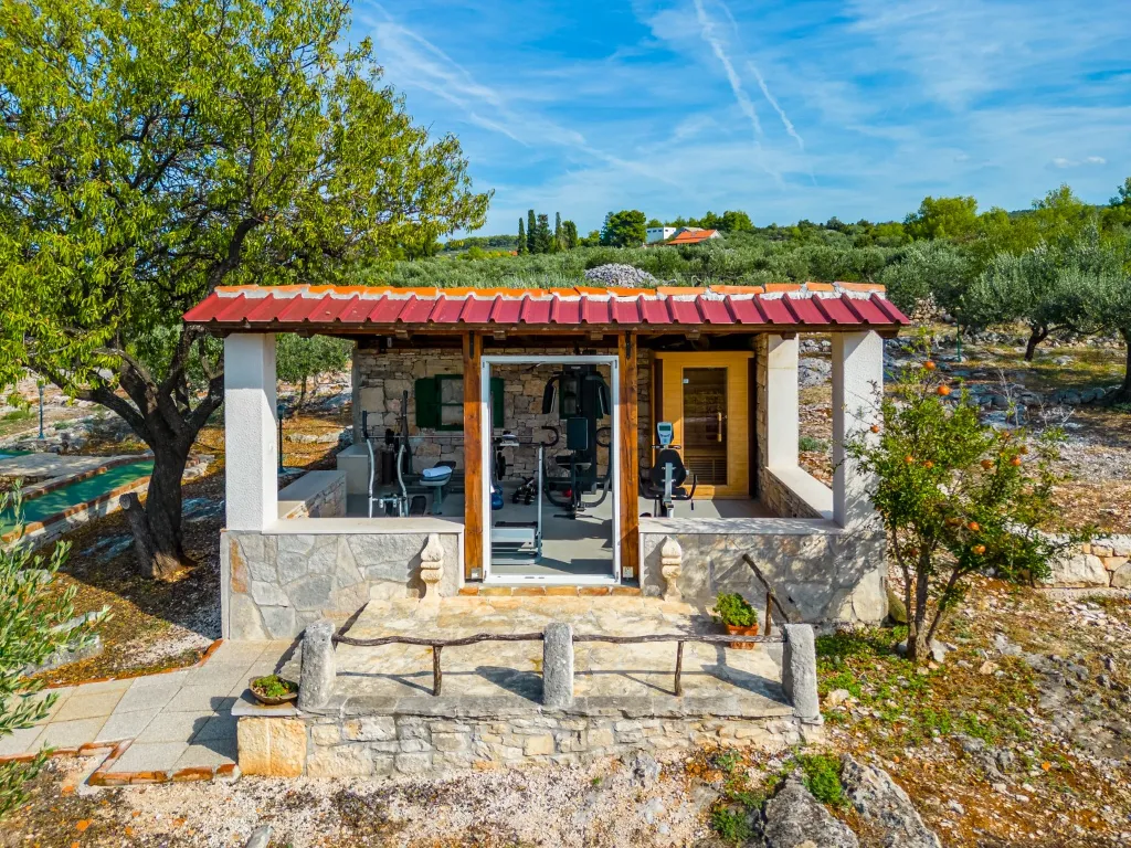 Vacation Home for 7 Guests with Pool & Jacuzzi in Supetar