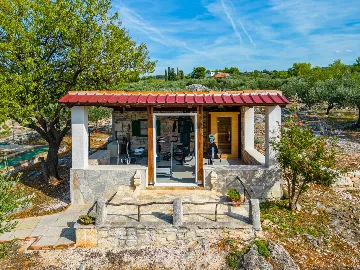 Vacation Home for 7 Guests with Pool & Jacuzzi in Supetar