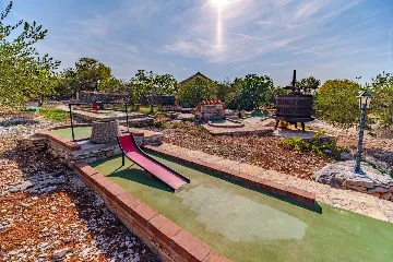 Vacation Home for 7 Guests with Pool & Jacuzzi in Supetar