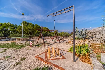 Vacation Home for 7 Guests with Pool & Jacuzzi in Supetar