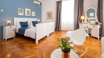 Holiday House in Trogir for Up to 6 Guests