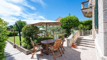 Holiday House in Trogir for Up to 6 Guests