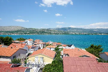 Sea-View 1-Bedroom Apartment in Trogir