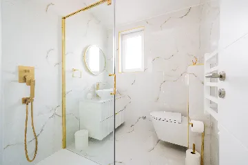 Sea-View 1-Bedroom Apartment in Trogir