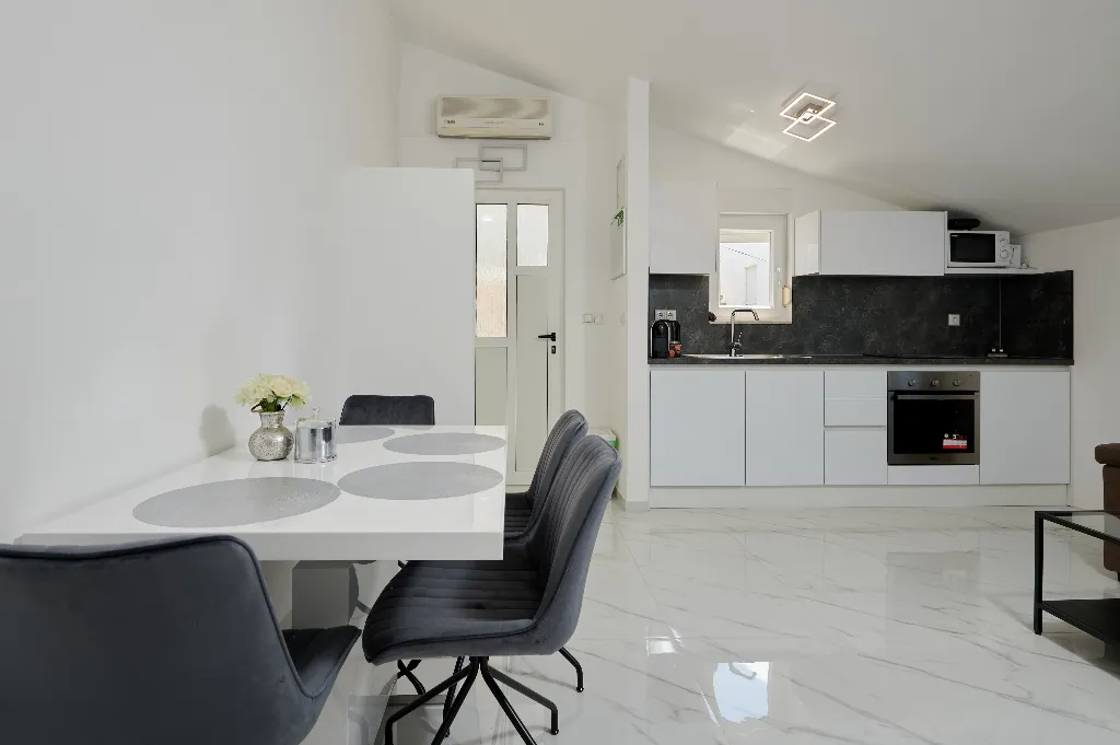 Trogir Sea View Apartment with Balcony for 4