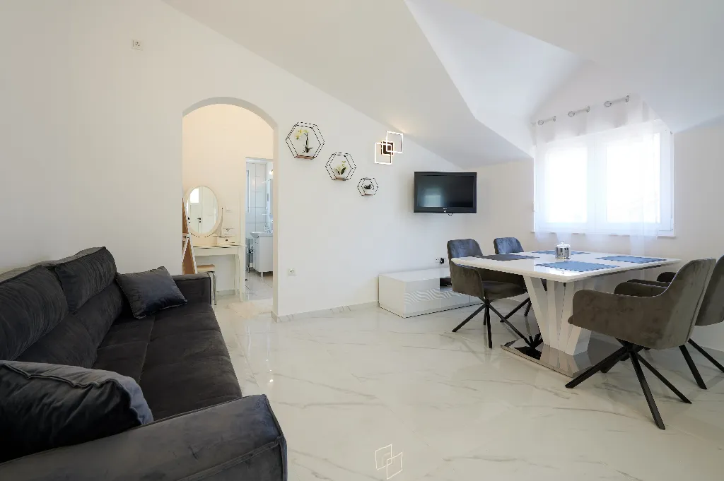 Trogir Sea View Apartment with Balcony for 4