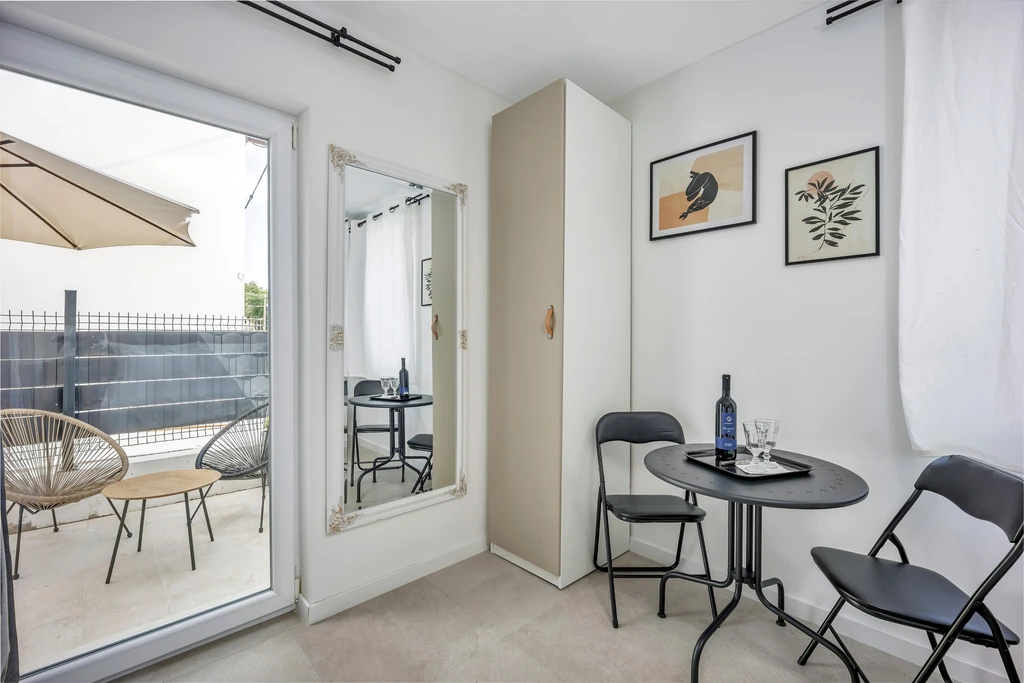 Ground-Floor Studio with Private Terrace in Trogir
