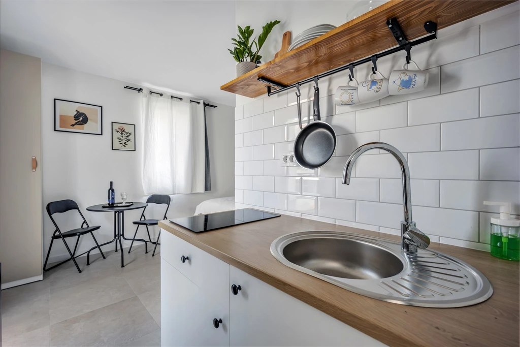 Ground-Floor Studio with Private Terrace in Trogir