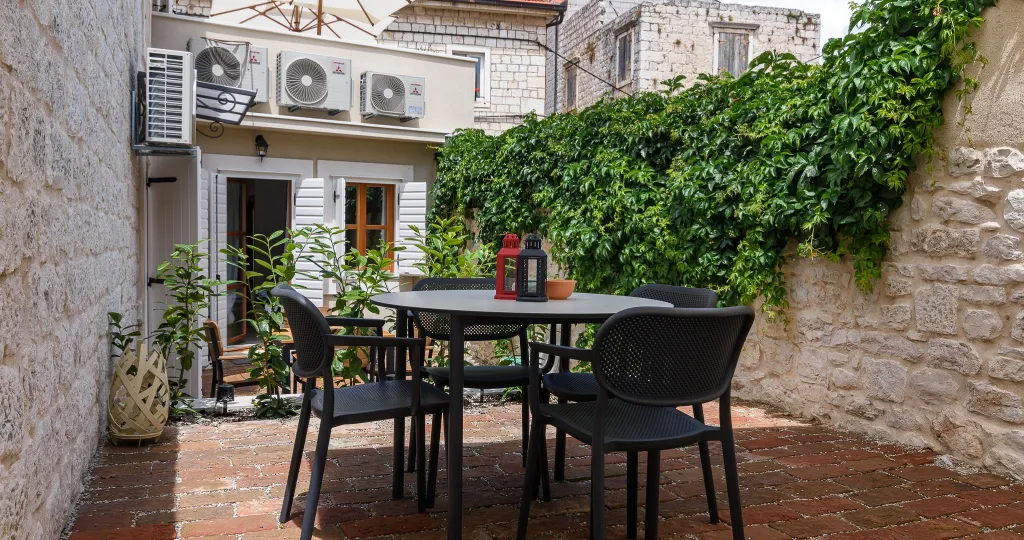 Air-Conditioned Studio in Trogir for 2 Guests