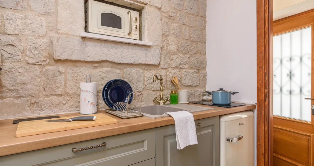 Air-Conditioned Studio in Trogir for 2 Guests