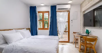 Air-Conditioned Studio in Trogir for 2 Guests