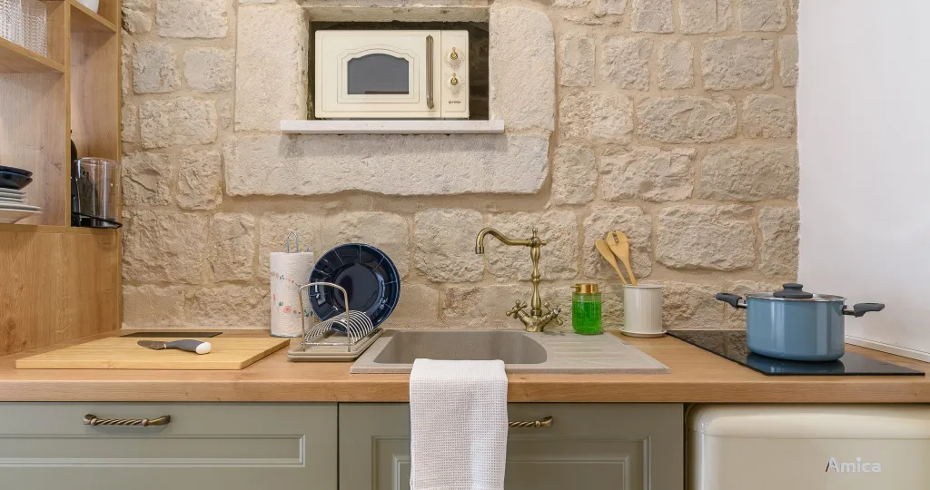 Air-Conditioned Studio in Trogir for 2 Guests
