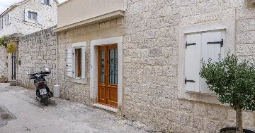 Air-Conditioned Studio in Trogir for 2 Guests