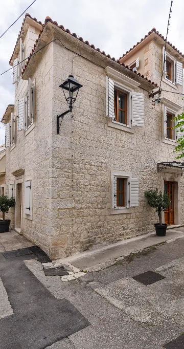Air-Conditioned Studio in Trogir for 2 Guests
