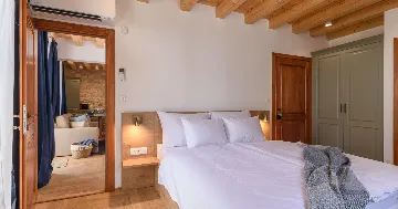 Air-Conditioned Studio Apartment in Trogir for 4