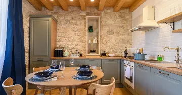 Air-Conditioned Studio Apartment in Trogir for 4